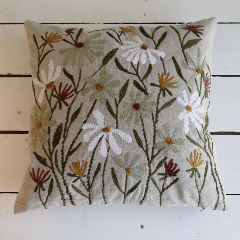 Pude - Lich - med vilde blomster 45x45