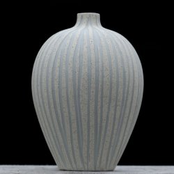 Lindform vase - Ebba M - Sandhvid stribet