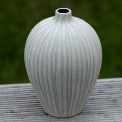 Lindform vase - Ebba M - Sandhvid stribet